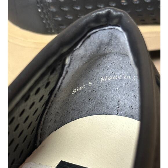 Dolce Vita Women’s Ersula Perforated Loafers Black Size 5 - Picture 9 of 11